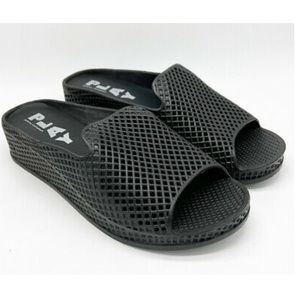 Jeffrey Campbell PLAY slides